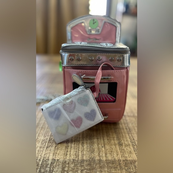 🆕 Betsey Johnson L’oven You Pink and Silver Bag - Picture 3 of 13